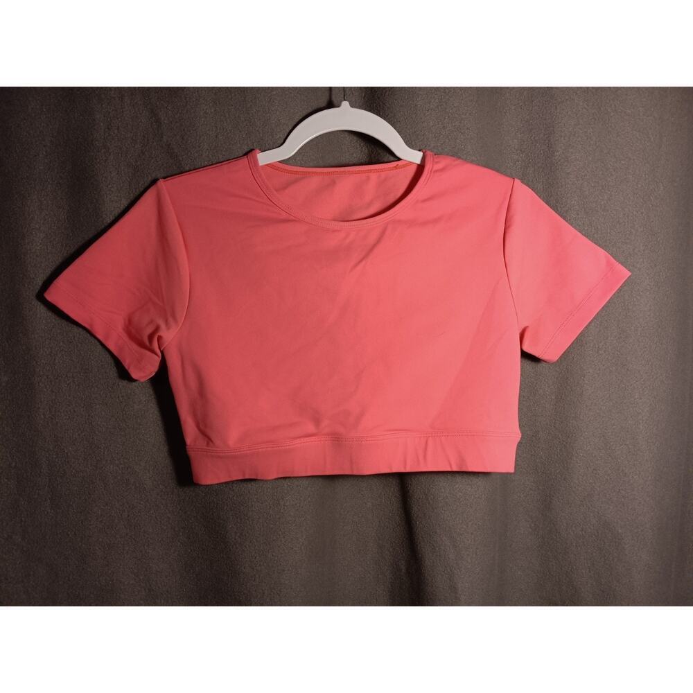 NVGTN Large Cropped Short Sleeve Yoga Workout Top Built‑In Bra Salmon Pink